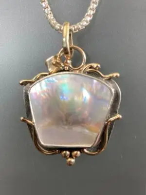 P 2157 Fresh Water Dome Blister Pearl