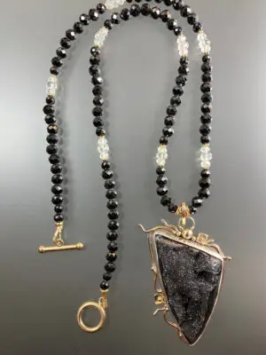 P 2150 Psilomelane Drusy