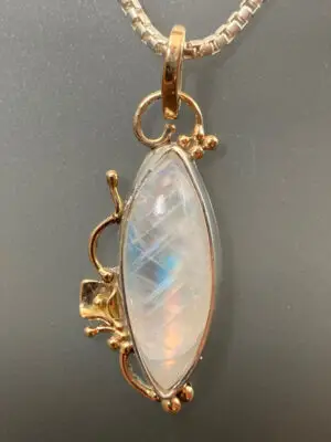 P 2143 Rainbow Moonstone