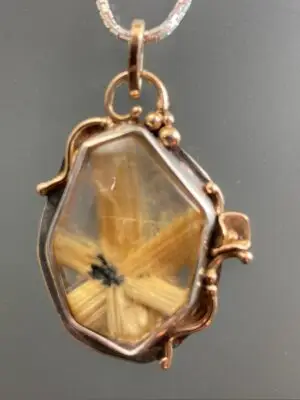 P 2116 Rutilated Quartz