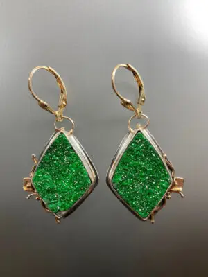 ER 2138 Uvarovite Green Garnet