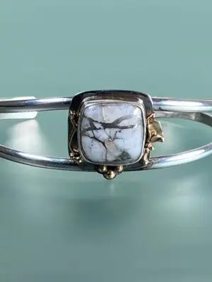 B2103 Siver Veins in Quartz